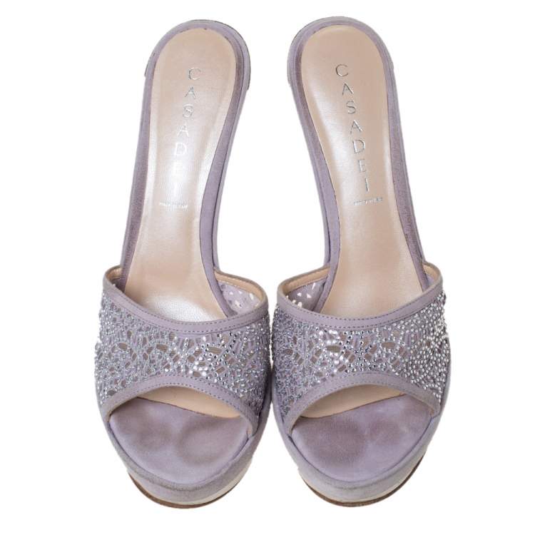 مملوكة مسبقًا Casadei Lilac Suede Crystal Embellished Platform Open Toe Platform Slide Sandals Size 39