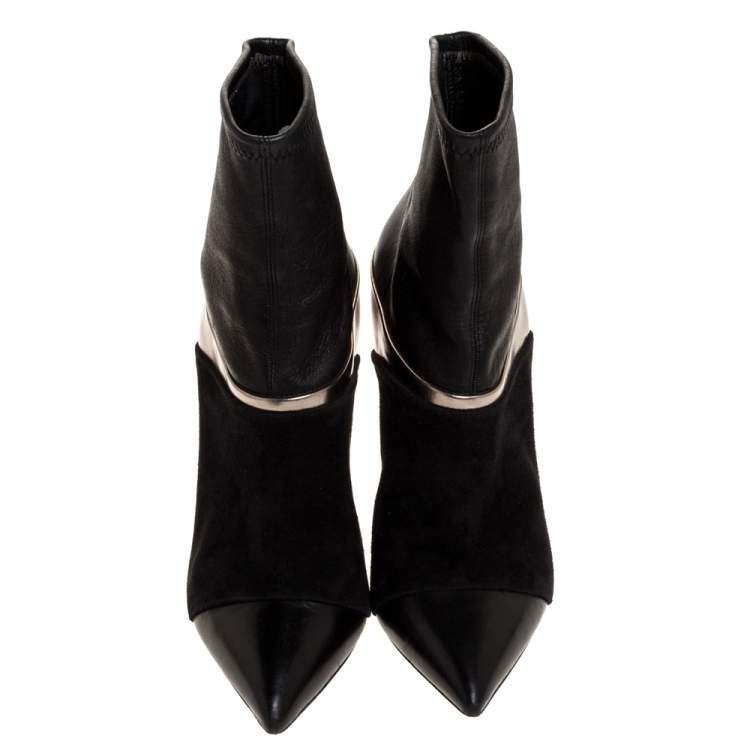 مملوكة مسبقًا Casadei Black Suede and Metallic Leather Pointed Toe Blade Ankle Boots Size 38