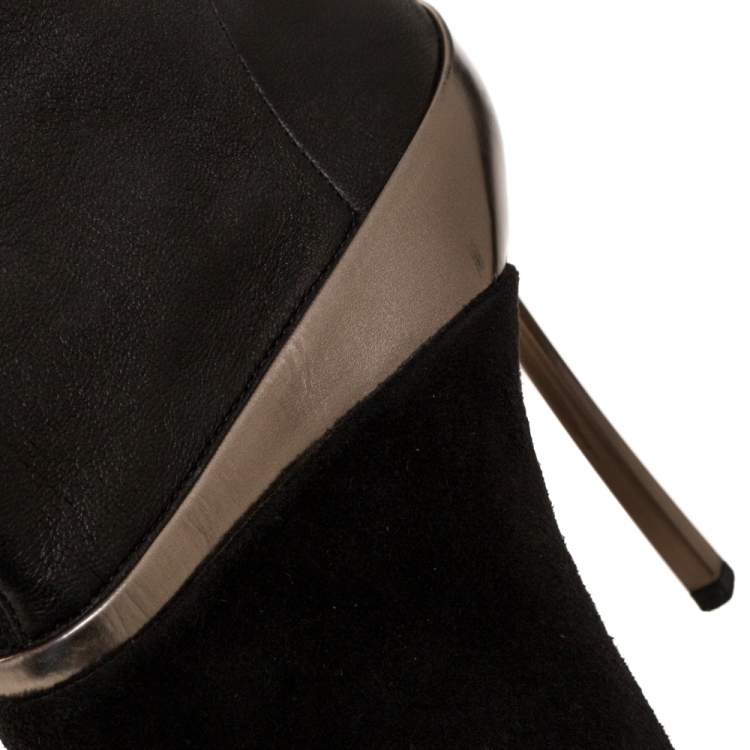 مملوكة مسبقًا Casadei Black Suede and Metallic Leather Pointed Toe Blade Ankle Boots Size 38