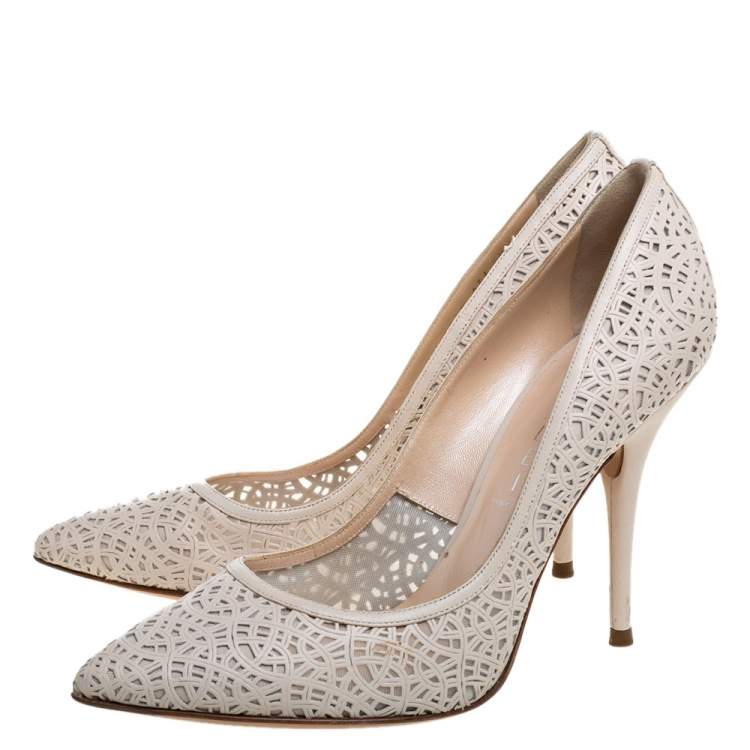 مملوكة مسبقًا Casadei White Leather Laser Cut Pointed Toe Pumps Size 38.5