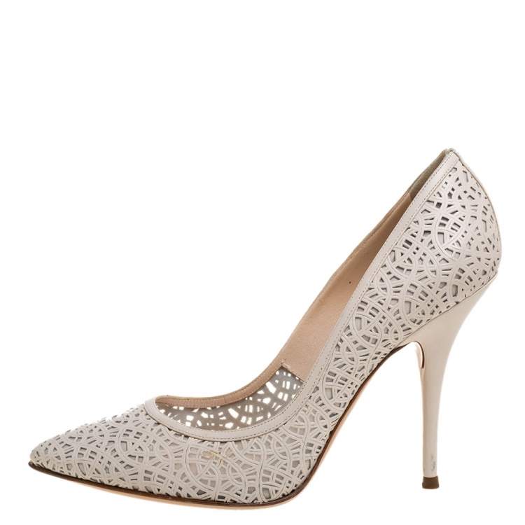 مملوكة مسبقًا Casadei White Leather Laser Cut Pointed Toe Pumps Size 38.5