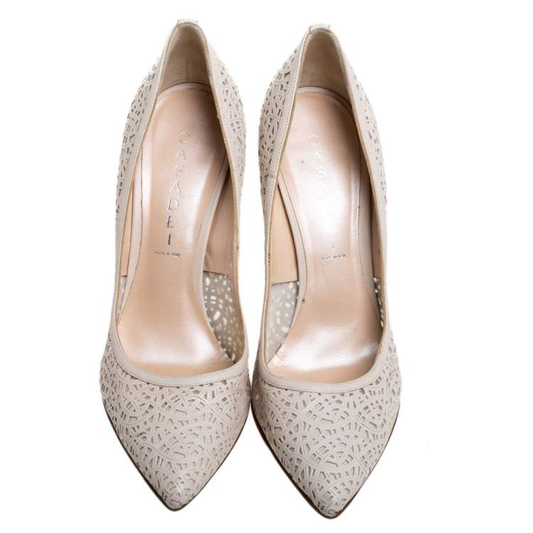 مملوكة مسبقًا Casadei White Leather Laser Cut Pointed Toe Pumps Size 38.5