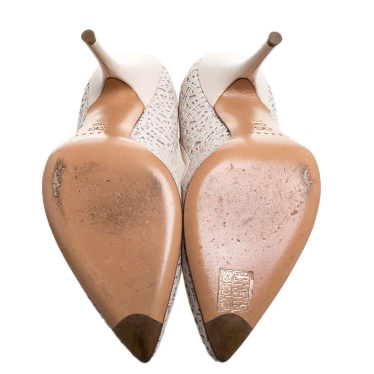 مملوكة مسبقًا Casadei White Leather Laser Cut Pointed Toe Pumps Size 38.5