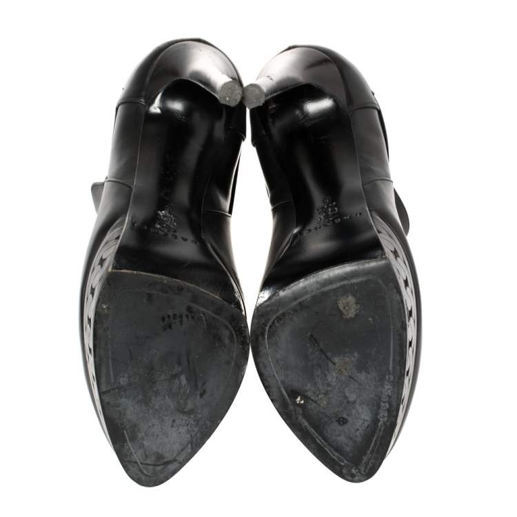 مملوكة مسبقًا Casadei Black Leather Chain Effect Platform Ankle Boots Size 36