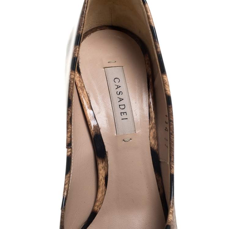 مملوكة مسبقًا Casadei Brown Leopard Print Patent Leather Animalier Peep Toe Platform Pumps Size 37