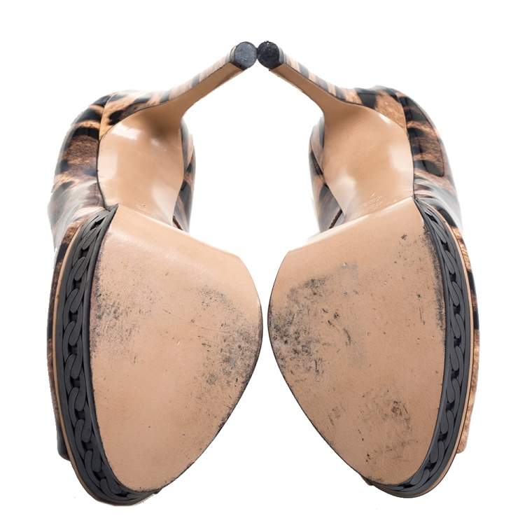 مملوكة مسبقًا Casadei Brown Leopard Print Patent Leather Animalier Peep Toe Platform Pumps Size 37