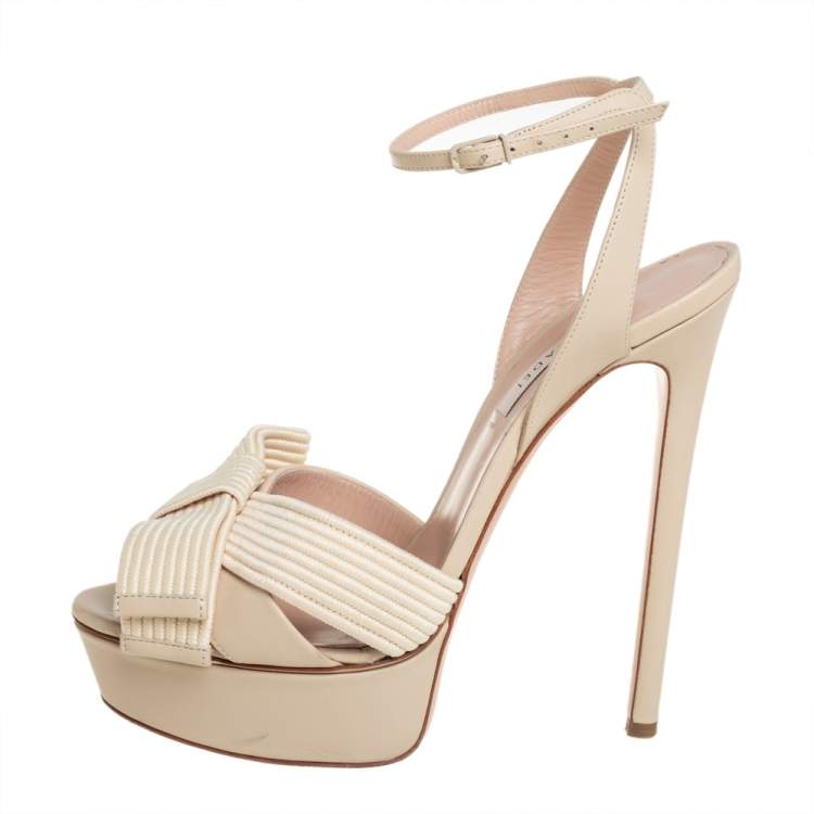 مملوكة مسبقًا Casadei Cream Leather Flora Aiko Platform Ankle Strap Sandals Size 39