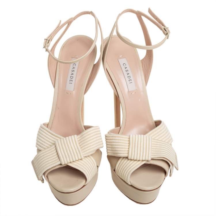 مملوكة مسبقًا Casadei Cream Leather Flora Aiko Platform Ankle Strap Sandals Size 39