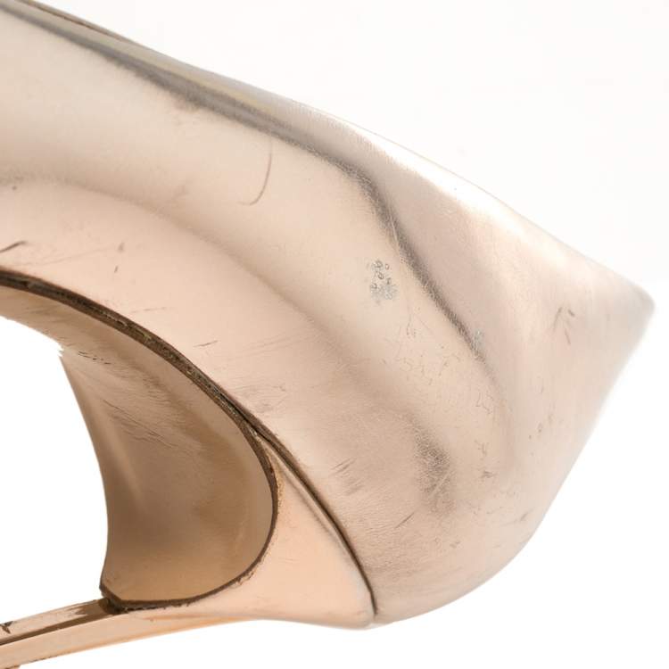 مملوكة مسبقًا Casadei Rose Gold Foil Leather Pointed Toe Pumps Size 40