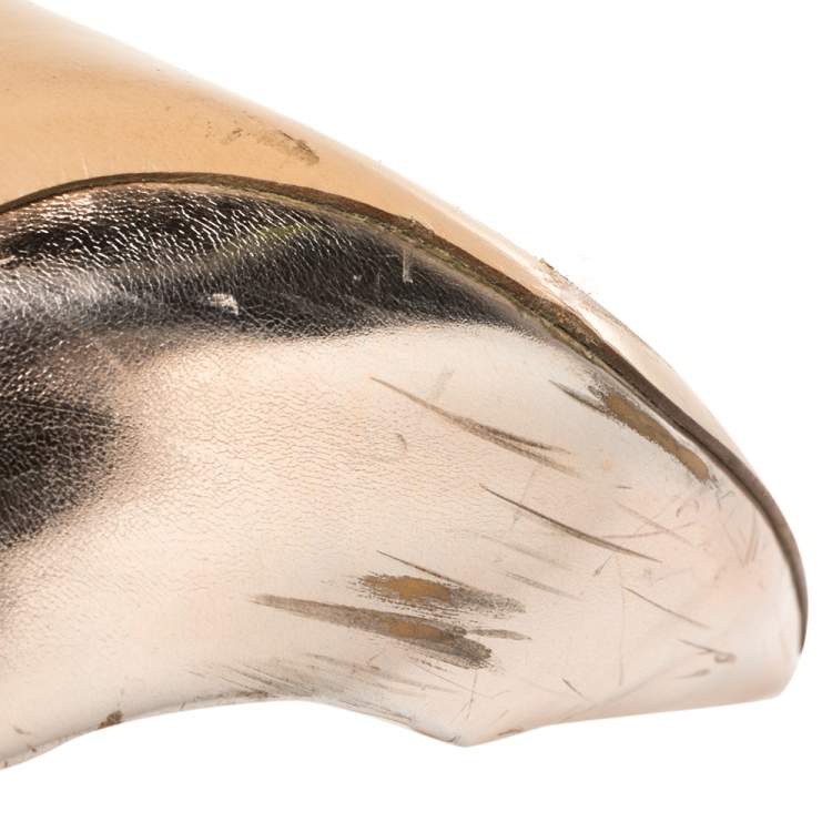 مملوكة مسبقًا Casadei Rose Gold Foil Leather Pointed Toe Pumps Size 40