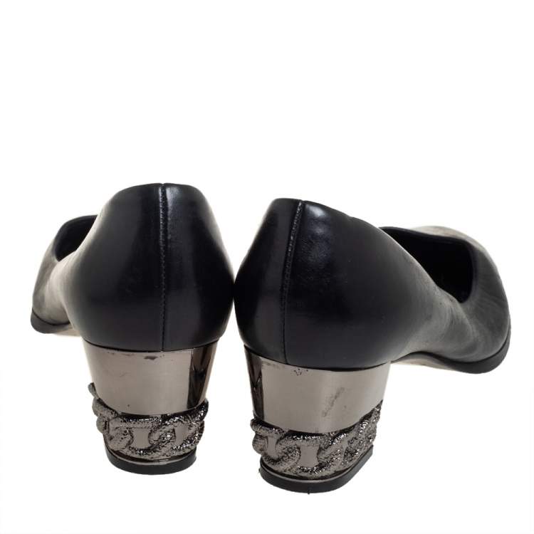 Pre Owned Casadei Black Leather Chain Embellished Block Heel  Pumps Size 40