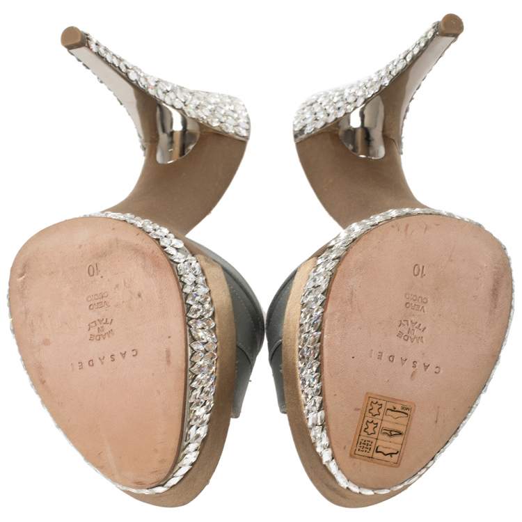 مملوكة مسبقًا Casadei Grey Satin Crystal Embellished Platform Open Toe Slide Sandals Size 40