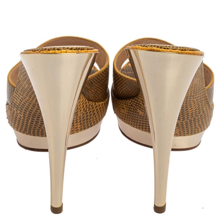 مملوكة مسبقًا Casadei Yellow/Brown Lizard Embossed Leather Sandals Size 40