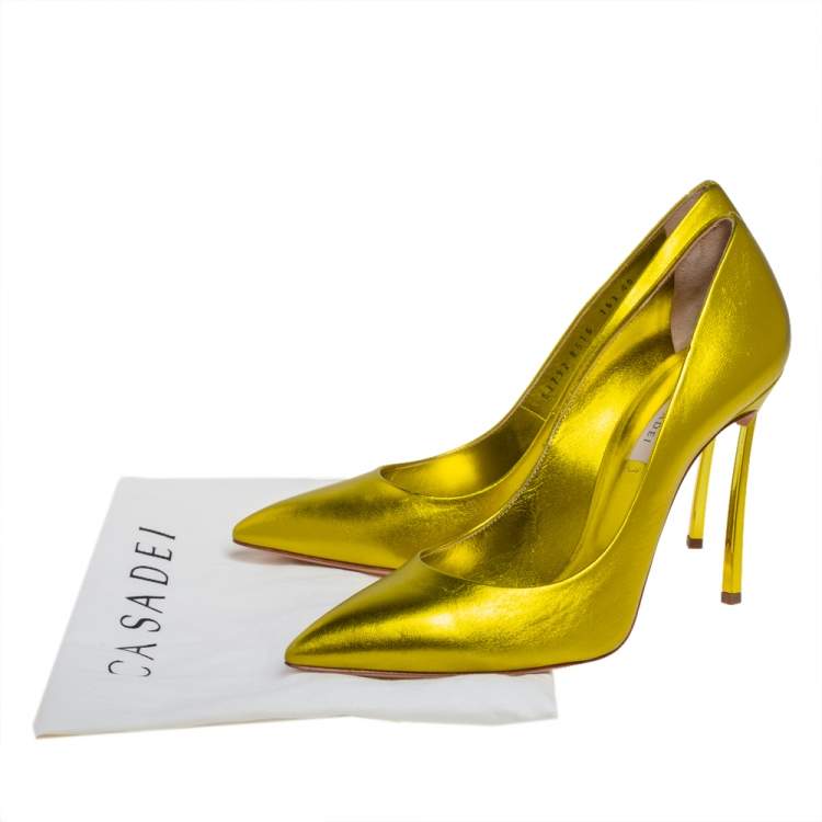 Pre Owned Casadei Metallic Yellow Leather Pointed Toe Pumps Size 40