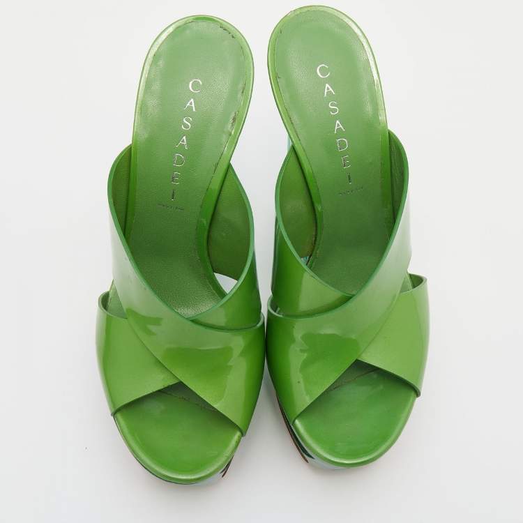 مملوكة مسبقًا Casadei Green Leather Crisscross Platform Sandals Size 40