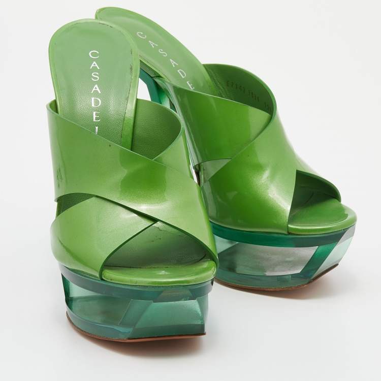 مملوكة مسبقًا Casadei Green Leather Crisscross Platform Sandals Size 40