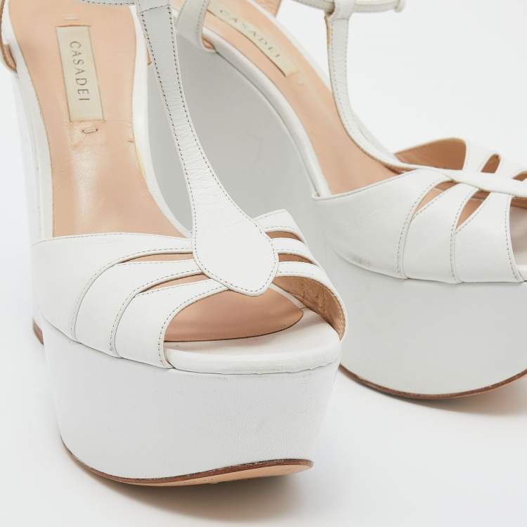 مملوكة مسبقًا Casadei White Leather Wedge Platform T-Strap Sandals Size 38