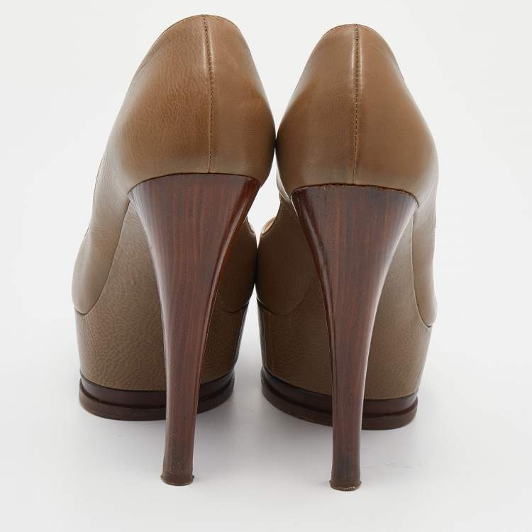 Pre Owned Casadei Khaki Leather Platform Pumps Size 37.5