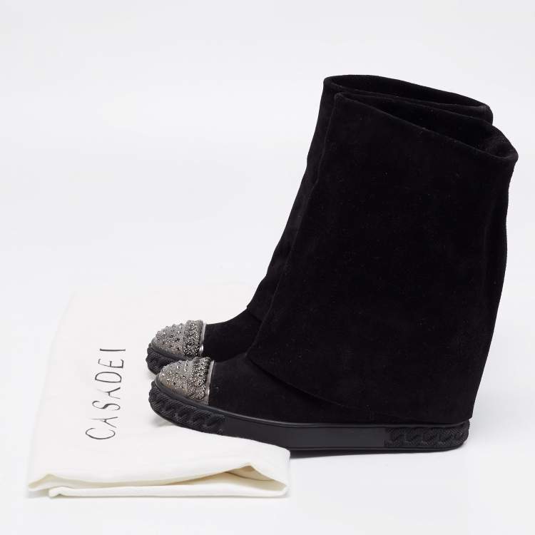 مملوكة مسبقًا Casadei Black Suede Embellished Metal Cap Toe Fold-Over Wedge Boots Size 40