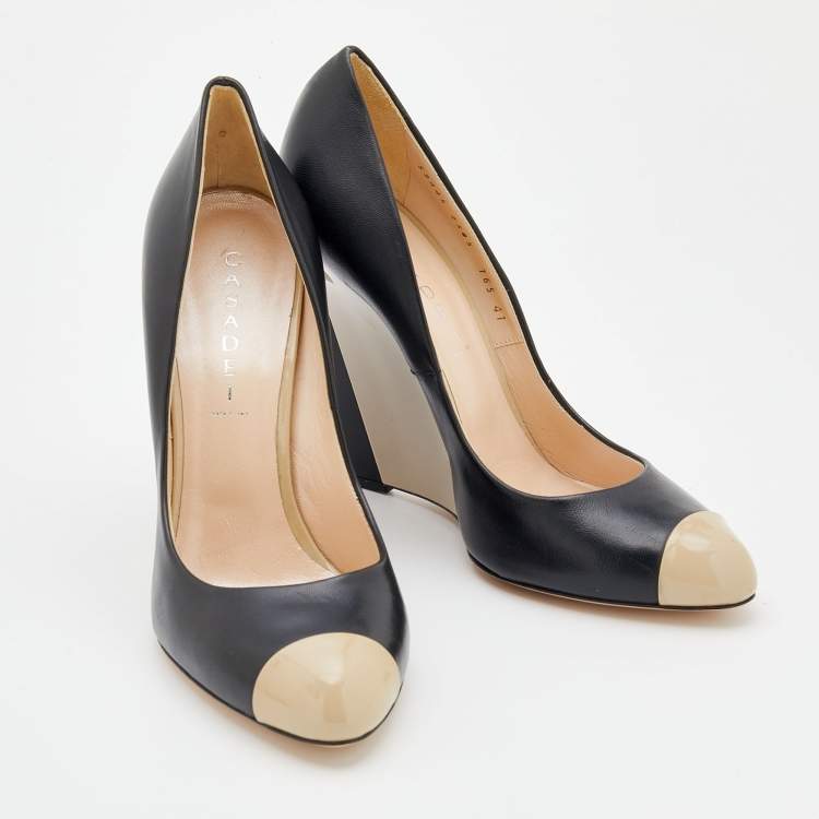 مملوكة مسبقًا Casadei Black/Beige Leather And Patent Leather Cap Toe Wedge Pumps Size 41