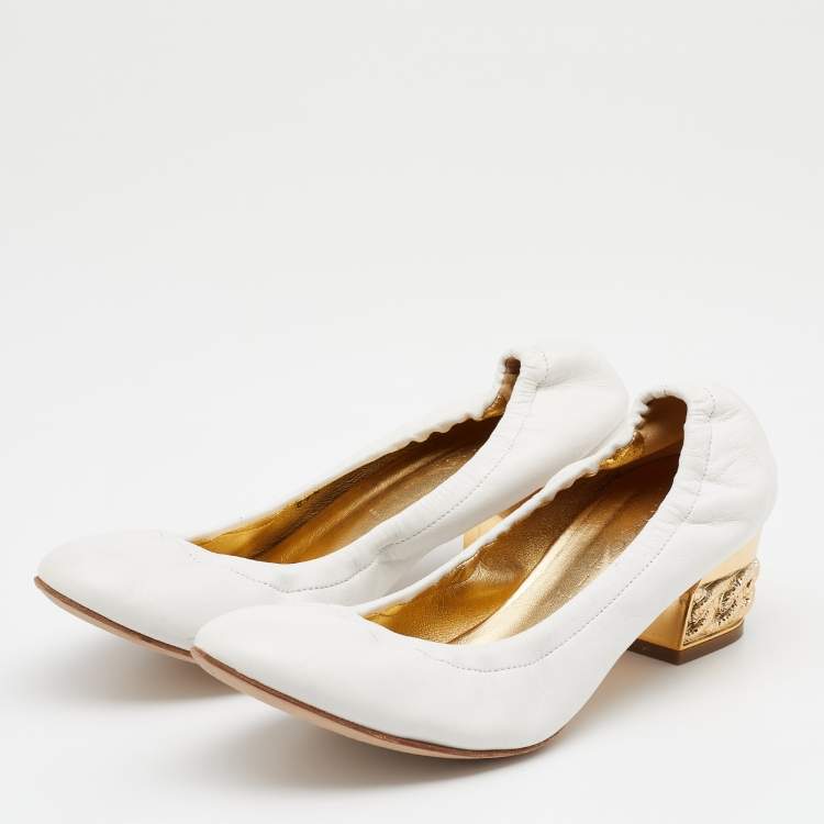 مملوكة مسبقًا Casadei White Leather Scrunch Block Heel Pumps Size 37