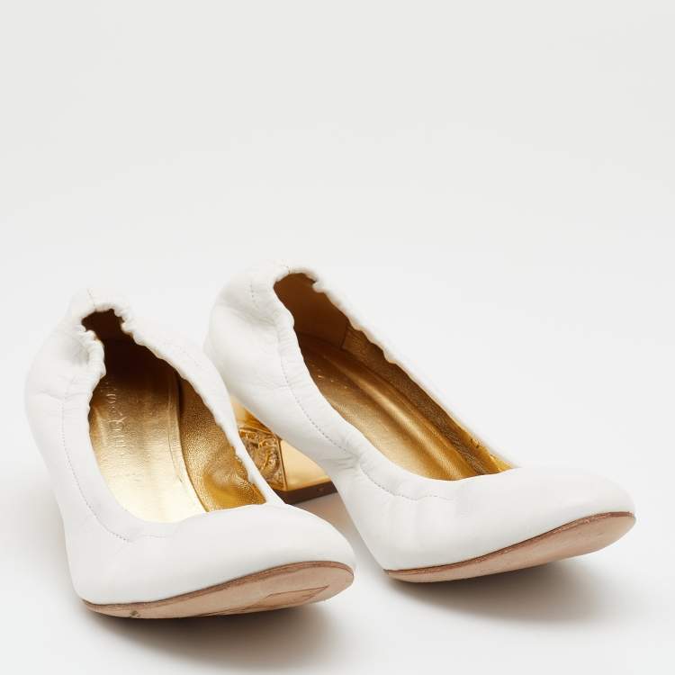 مملوكة مسبقًا Casadei White Leather Scrunch Block Heel Pumps Size 37