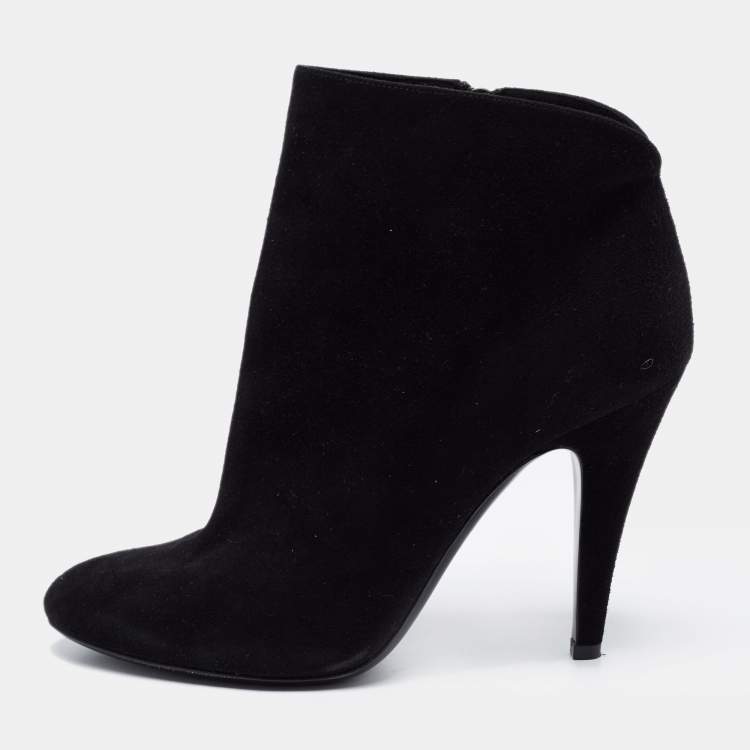 مملوكة مسبقًا Casadei Black Suede Ankle Boots Size 36.5 