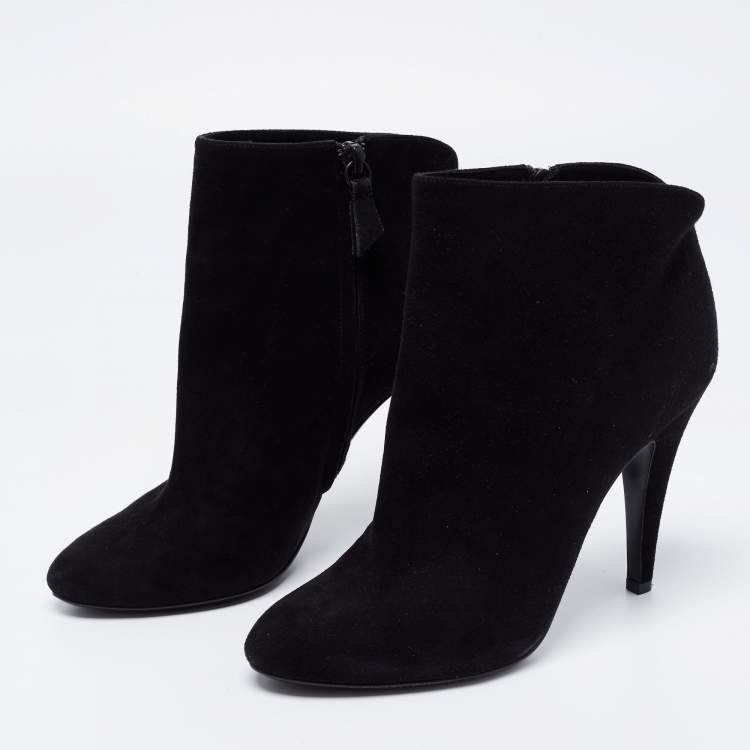مملوكة مسبقًا Casadei Black Suede Ankle Boots Size 36.5 