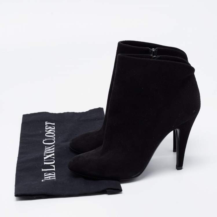 مملوكة مسبقًا Casadei Black Suede Ankle Boots Size 36.5 