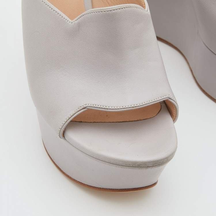 مملوكة مسبقًا Casadei Grey Leather Platform Wedge Slide Sandals Size 38.5
