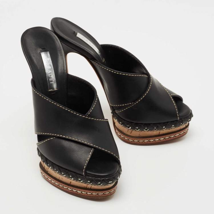 مملوكة مسبقًا Casadei Black Leather Peep Toe Platform Slide Sandals Size 35