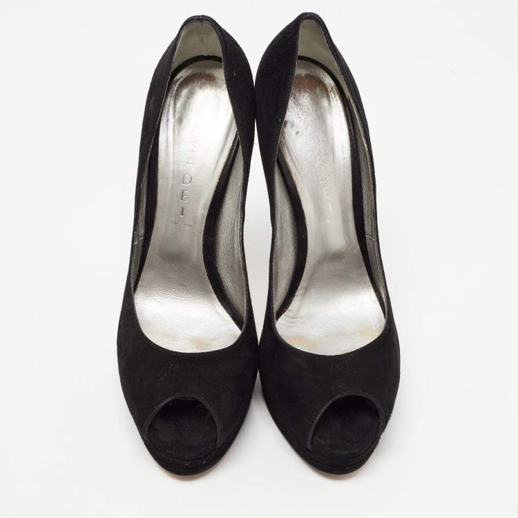 مملوكة مسبقًا Casadei Black Suede Peep Toe Platform Pumps Size 39