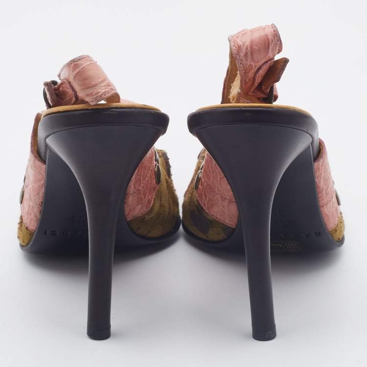 مملوكة مسبقًا Casadei Pink/Olive Green Croc Embossed Leather and Camo Print Canvas Slingback Pumps Size 35