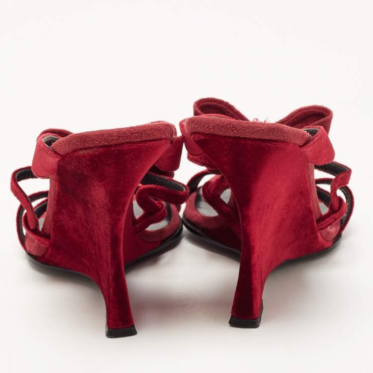 Pre Owned Casadei Red Velvet Bow Embellished Wedge Strappy Sandals Size 38