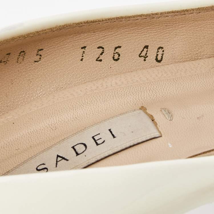 مملوكة مسبقًا Casadei White Patent Leather Peep Toe Pumps Size 40