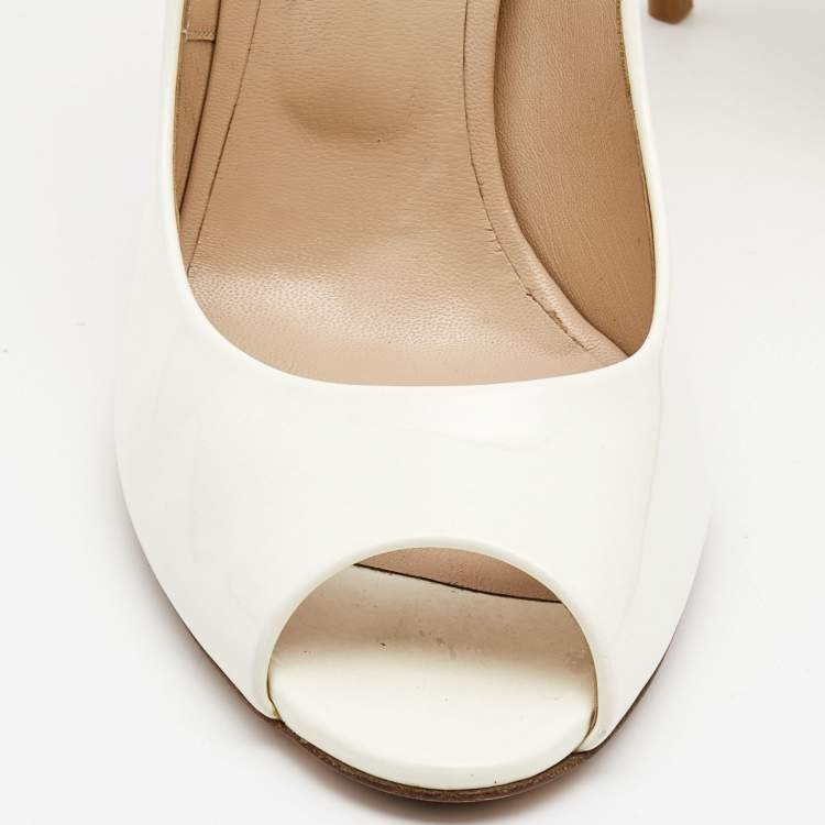 مملوكة مسبقًا Casadei White Patent Leather Peep Toe Pumps Size 40