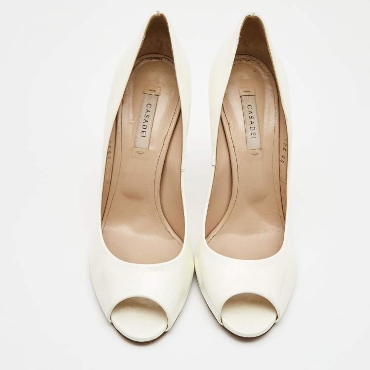 مملوكة مسبقًا Casadei White Patent Leather Peep Toe Pumps Size 40