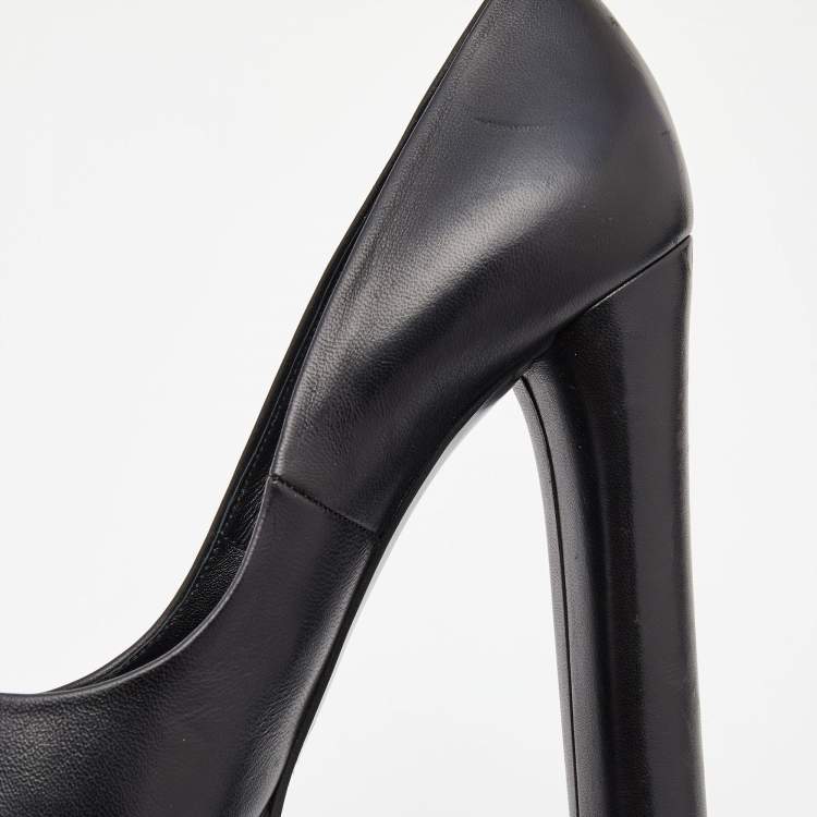 مملوكة مسبقًا Casadei Black Leather Platform Pumps Size 36.5