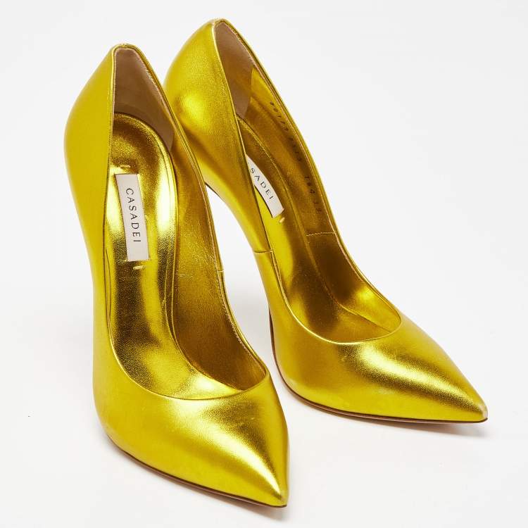 Pre Owned Casadei Metallic Gold Leather Pointed Toe Pumps  Size 39