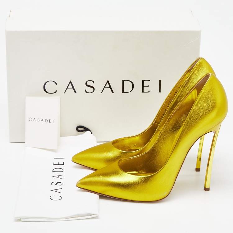 Pre Owned Casadei Metallic Gold Leather Pointed Toe Pumps  Size 39