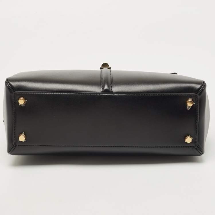 Pre Owned Celine Black Leather Medium Classique 16 Top Handle Bag
