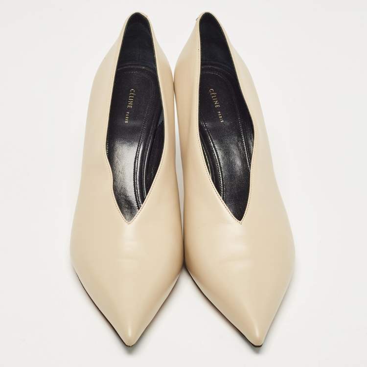 Pre Owned Celine Beige Leather V Neck Pumps Size 39