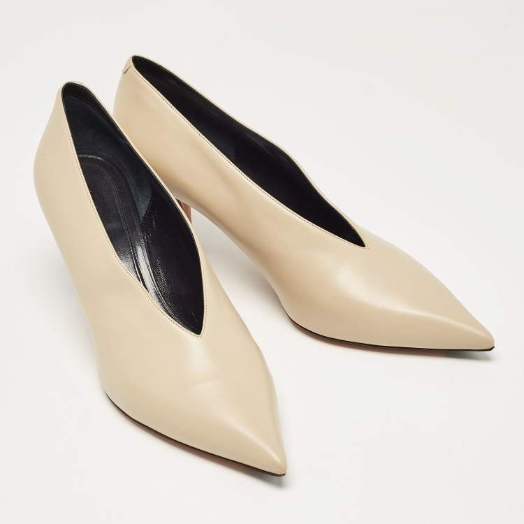 Pre Owned Celine Beige Leather V Neck Pumps Size 39