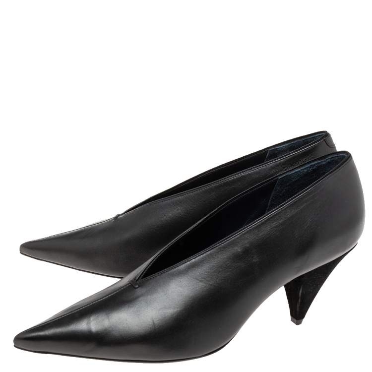 Pre Owned Celine Black Leather V Neck Pointed-Toe Pumps Size 38.5 
