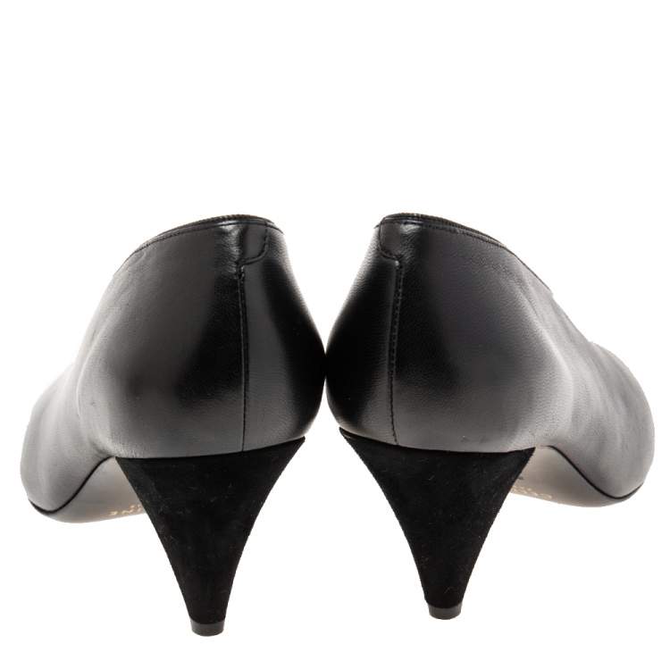 Pre Owned Celine Black Leather V Neck Pointed-Toe Pumps Size 38.5 