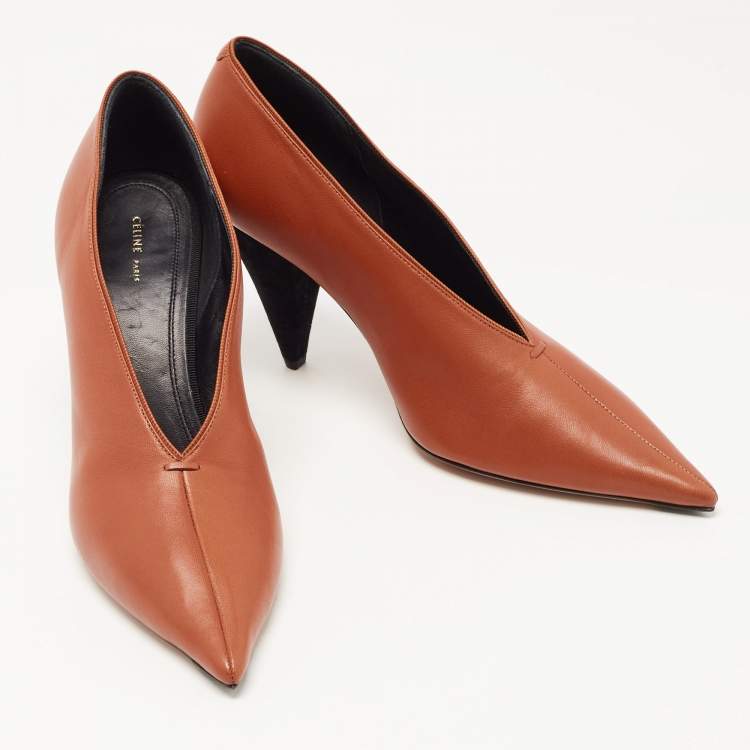 Pre Owned Celine Brown Leather V  Neck Pointed Toe Pumps Size 39.5