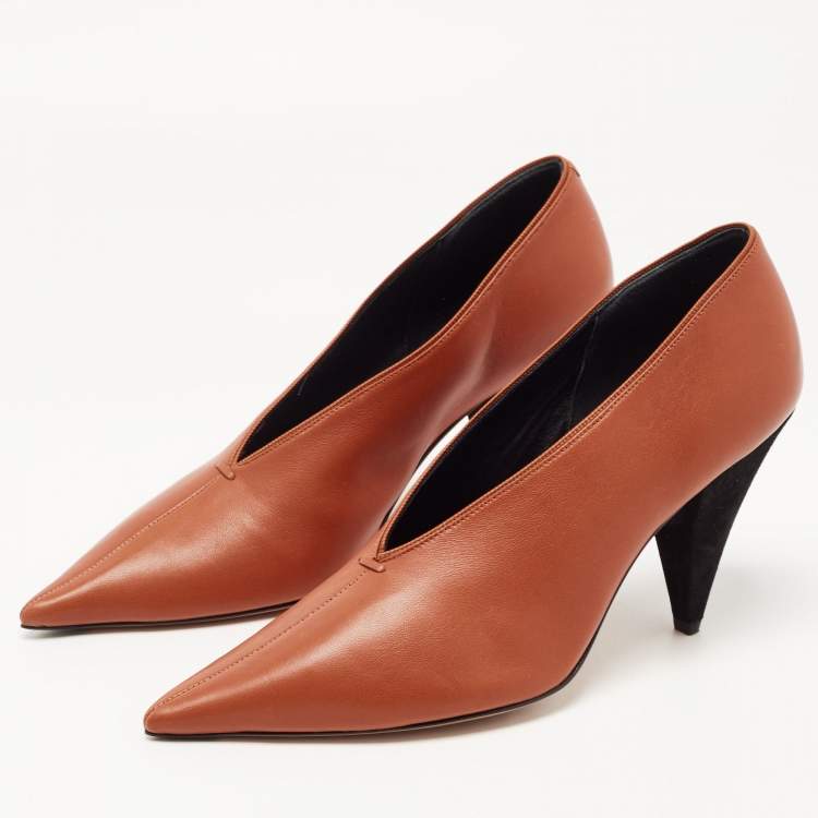Pre Owned Celine Brown Leather V  Neck Pointed Toe Pumps Size 39.5