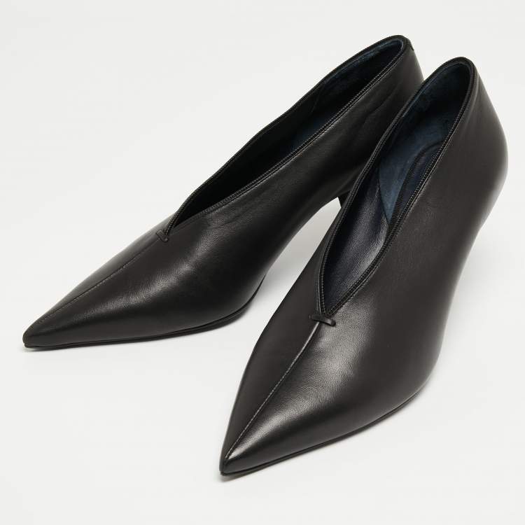 Pre Owned Celine Black Leather V Neck Pointed Toe Pumps Size 41