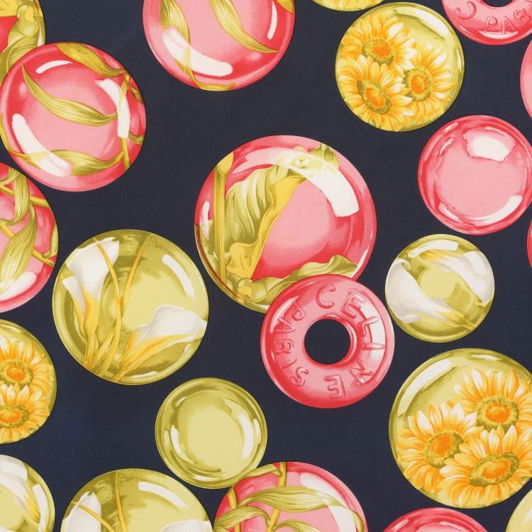 مملوكة مسبقًا وشاح سيلين حرير مطبوع متعدد الألوان أزرق كحلي