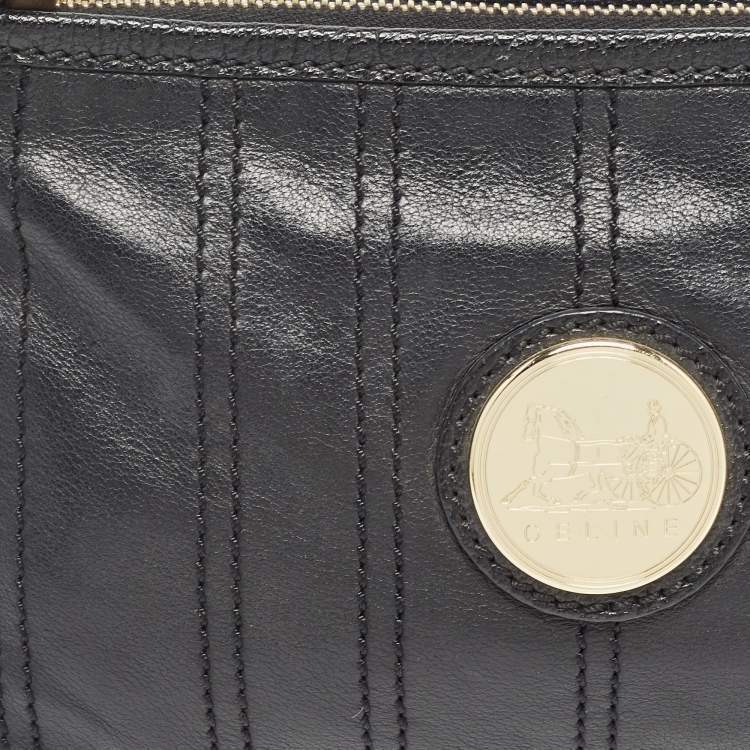 مملوكة مسبقًا Celine Black Leather Carriage Plate Pochette Bag